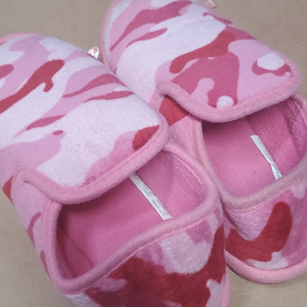 Pink camo slippers